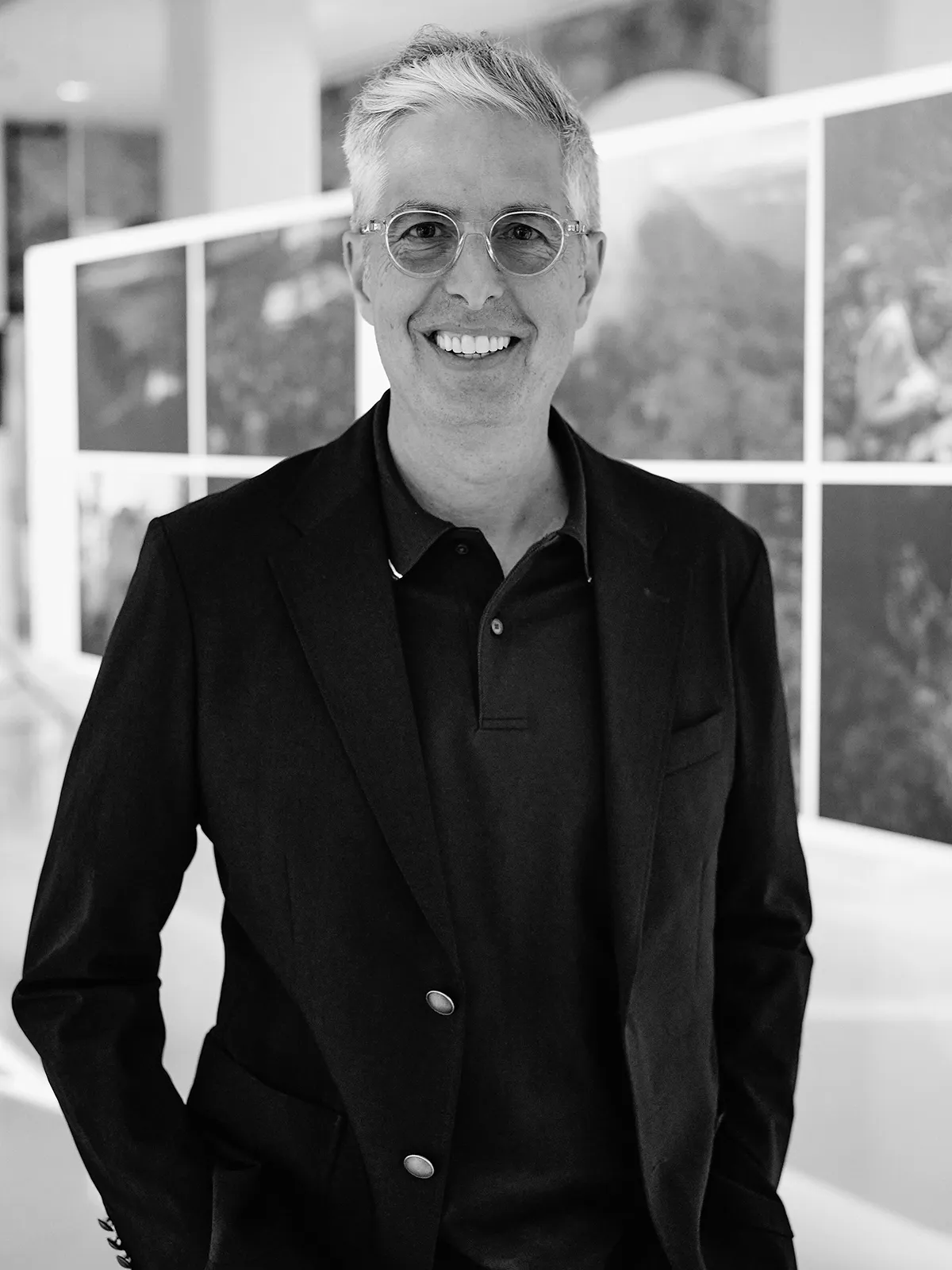 Yann Fortier, commissaire d'expositions photo. (c) Vivien Gaumand, 2025.